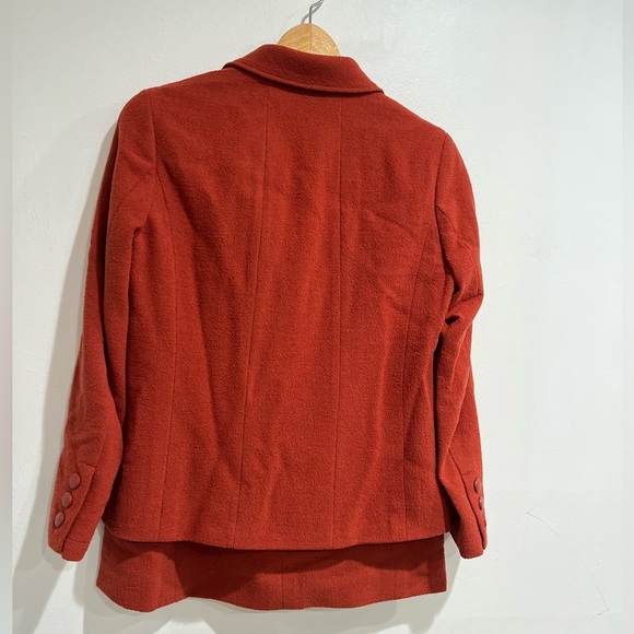 VINTAGE CHANEL BOUTIQUE Wool Blazer & Skirt Set – Size 38 (1998 Collection) - Picture 3 of 8